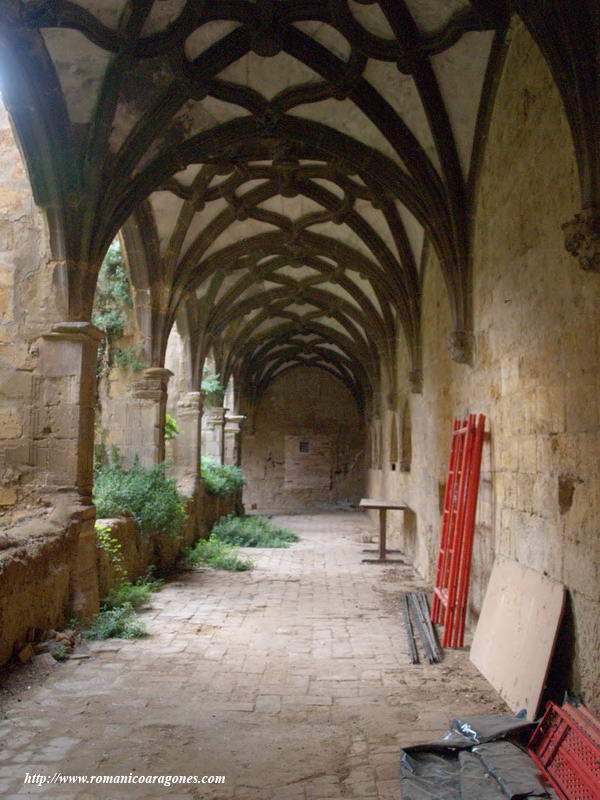 ALA SUR DEL CLAUSTRO EN RUINAS